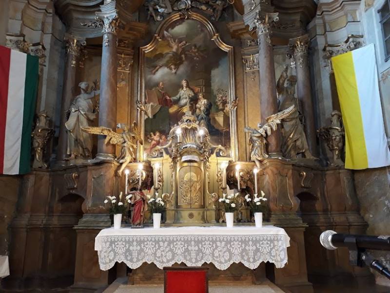 Szent Anna templom belső_2_DFP.jpg